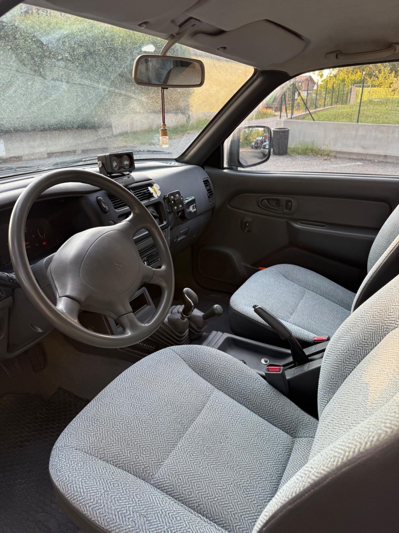 Mitsubishi L200 2.5 TDI 4WD Club Cab Pick-up GLX