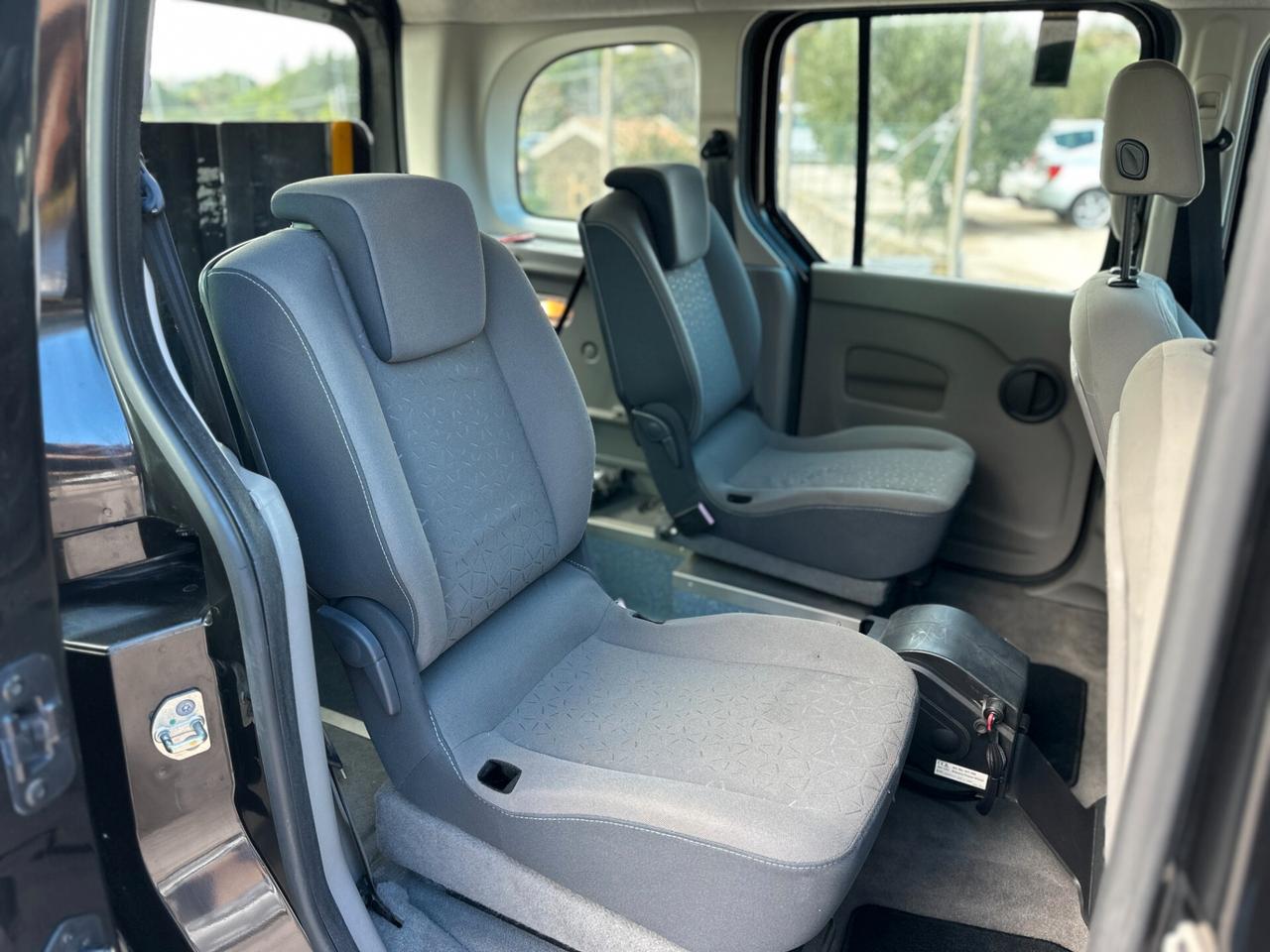 Renault Kangoo 1.5 dCi 105CV 5 porte Pianale Ribassato con Pedana