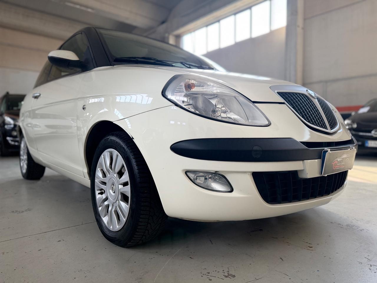 Lancia Ypsilon 1.2 Momo Design NEOPATENTATI