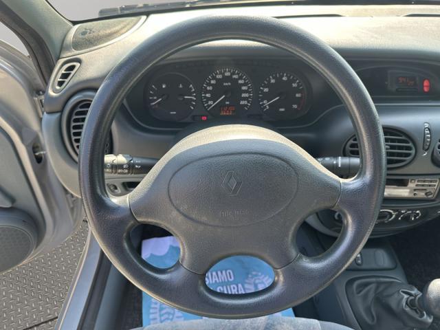 RENAULT Megane Mégane 1.6 cat RT VENDE PRIVATO