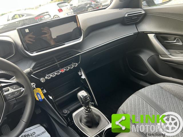 PEUGEOT 2008 1.2 PURETECH ALLURE
