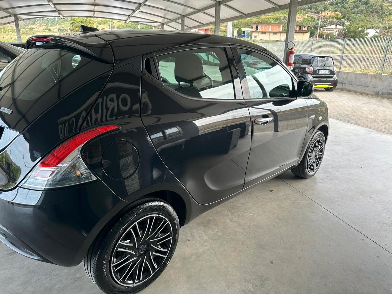 LANCIA YPSILON 1.0 FIREFLY 70CV HYBRID 2023
