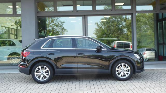 AUDI Q3 35 TFSI Business
