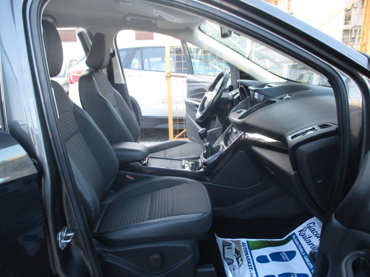 Ford Kuga 1.5 TDCI 120 CV ST-LINE GARANZIA 24 MESI