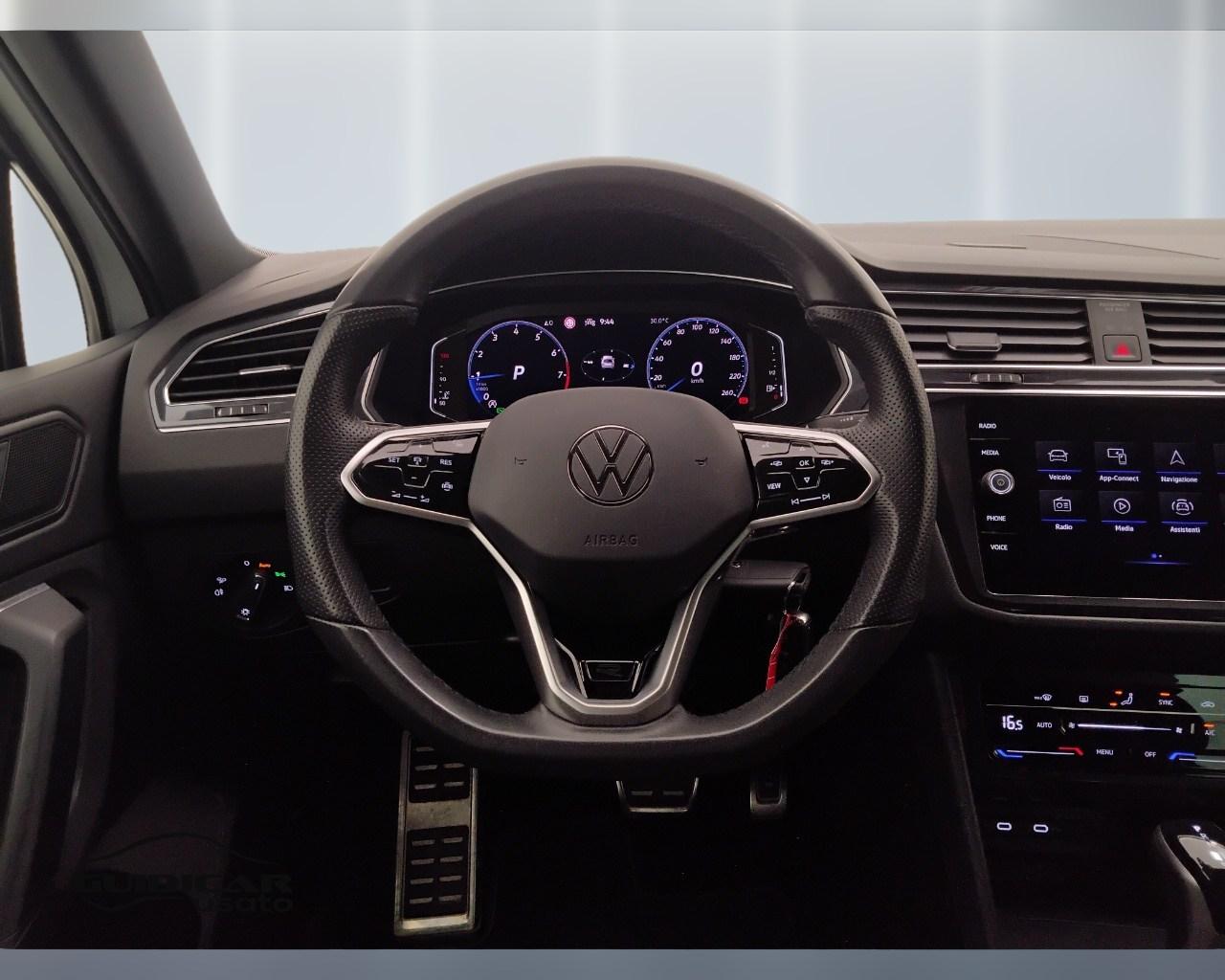 VOLKSWAGEN Tiguan II 2021 - Tiguan 1.5 tsi R-Line 150cv dsg