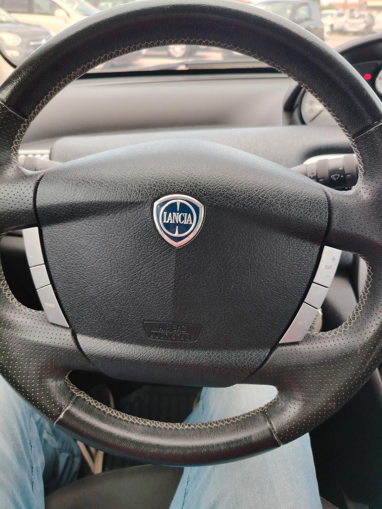 Lancia Ypsilon LANCIA YPSILON 1.3 MJT 16V DIVA - NEOPATENTATI