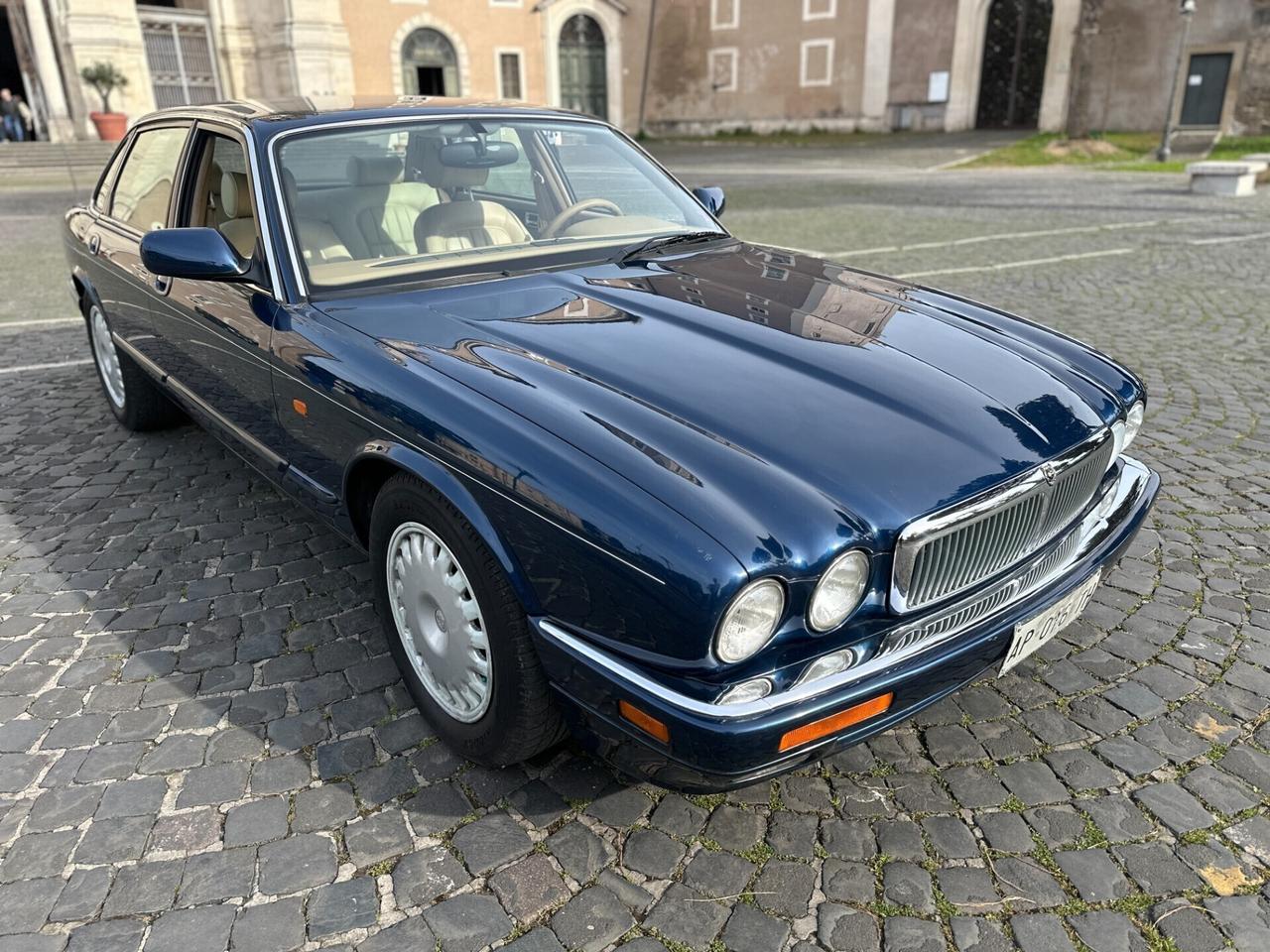 Jaguar XJ 4.0 6 Cil. 241cv Automatica ASI