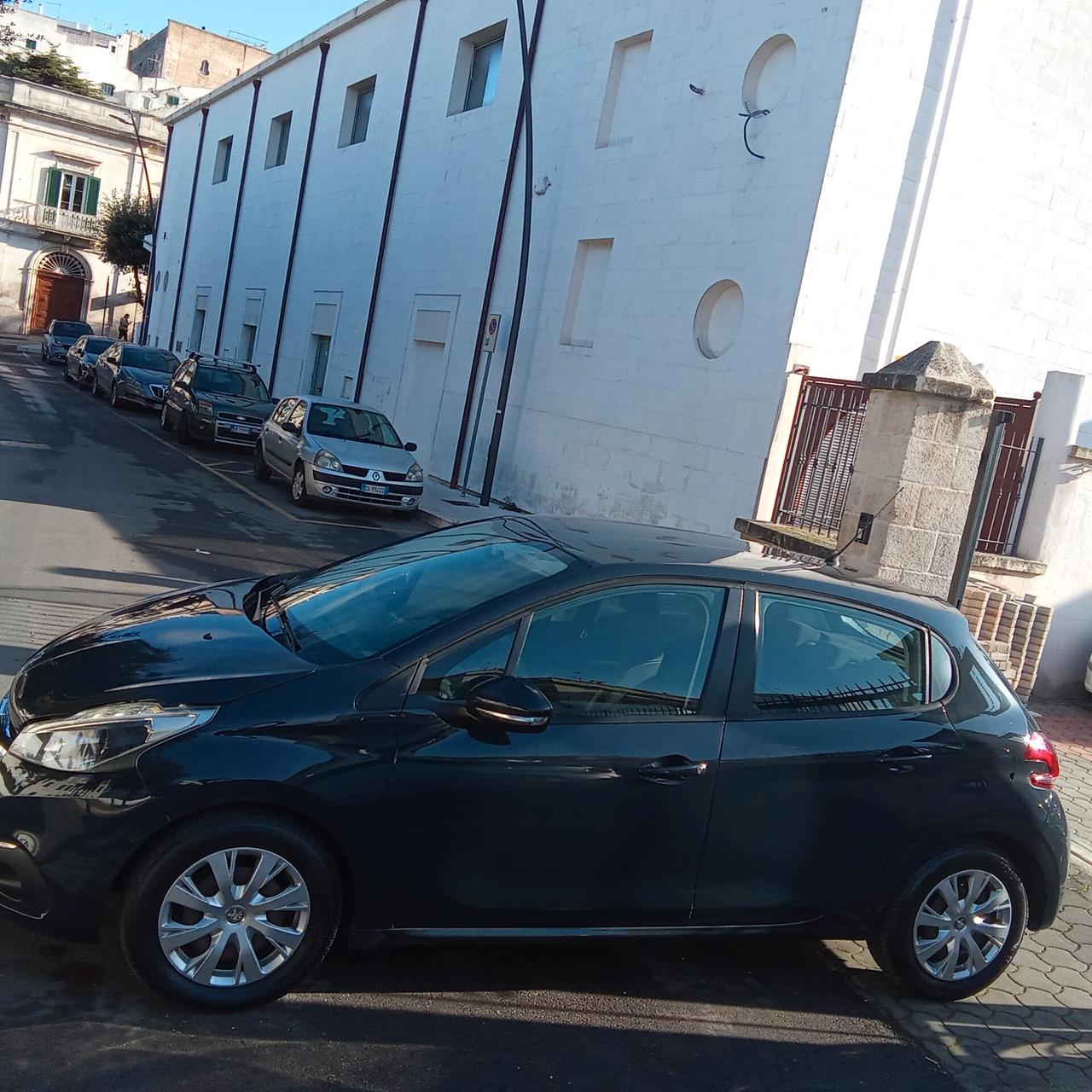 Peugeot 208 BlueHDi 75 5 porte Allure