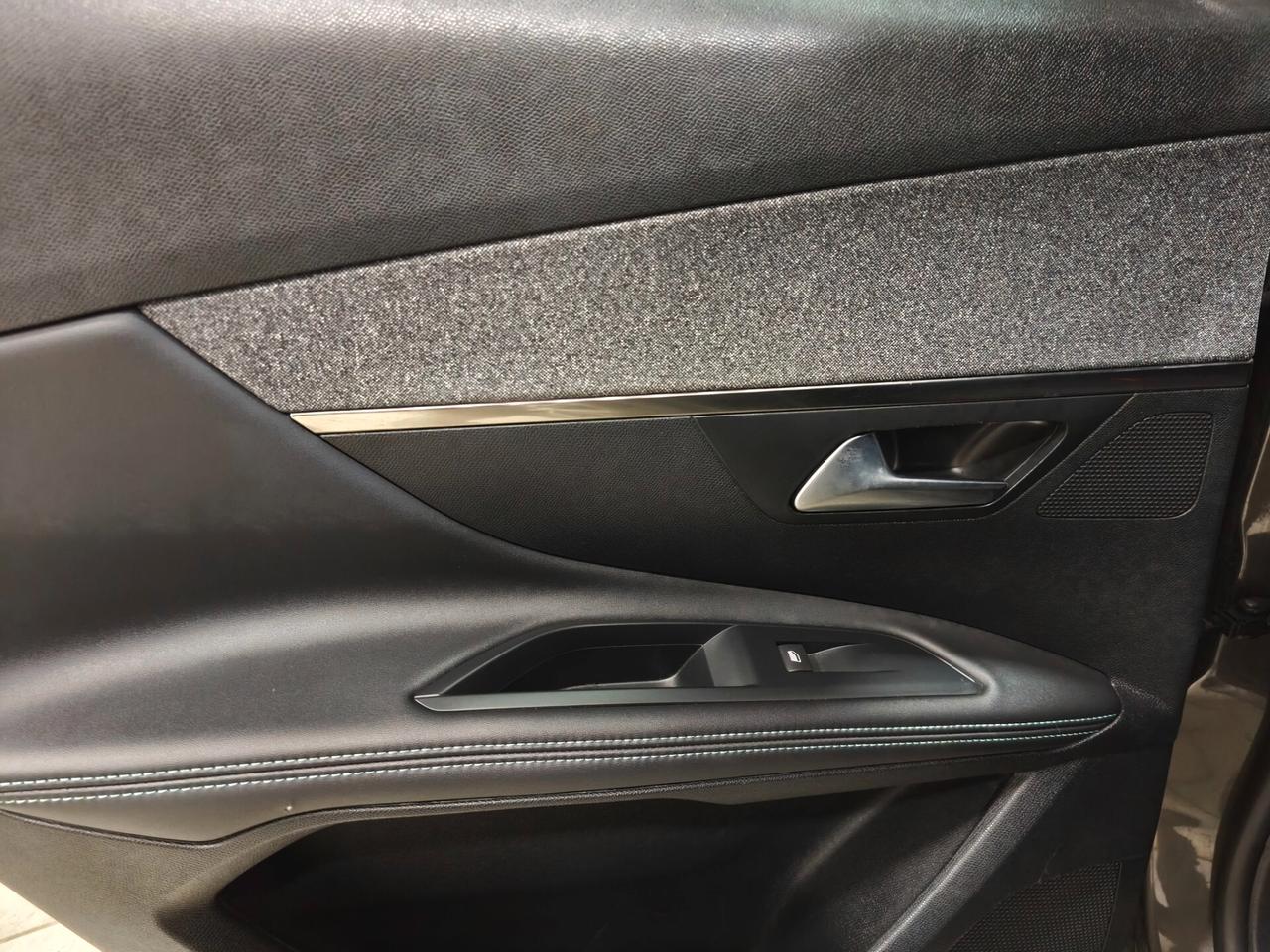 Peugeot 3008 PureTech Turbo 130 S&S EAT8 Allure