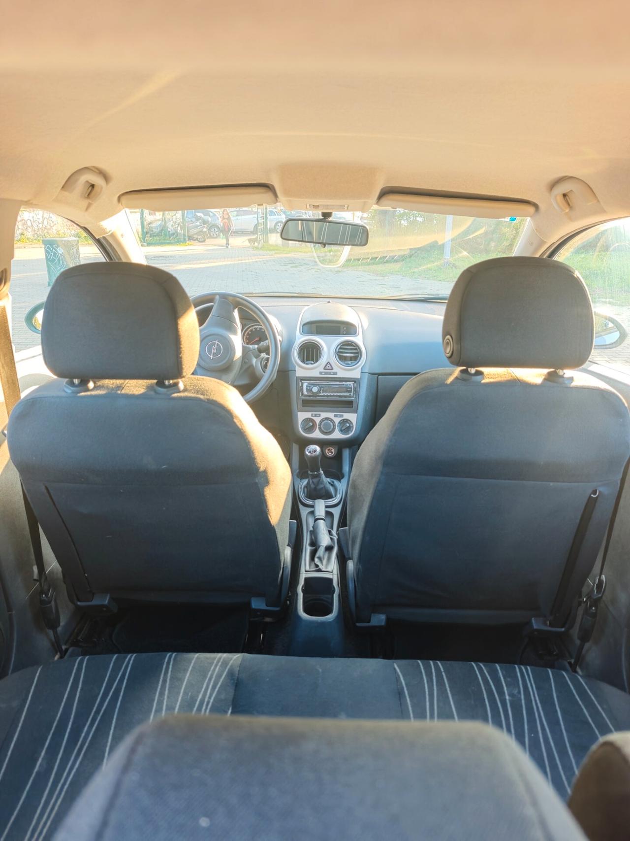 Opel Corsa 1.4 16V 5 porte Cosmo