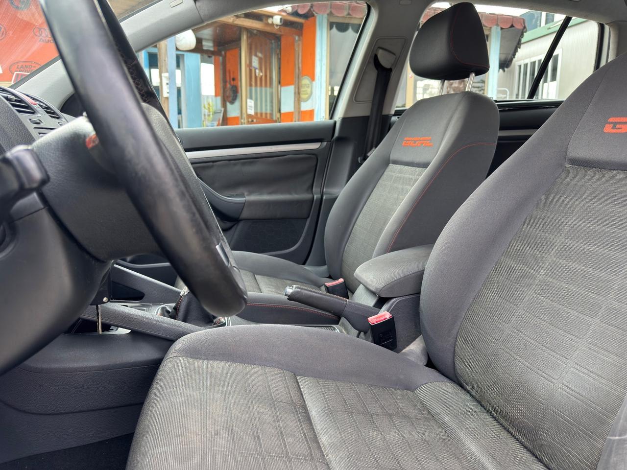 Volkswagen Golf ADATTA A NEOPATENTATI 1.6 16V FSI 5p. Comfortline