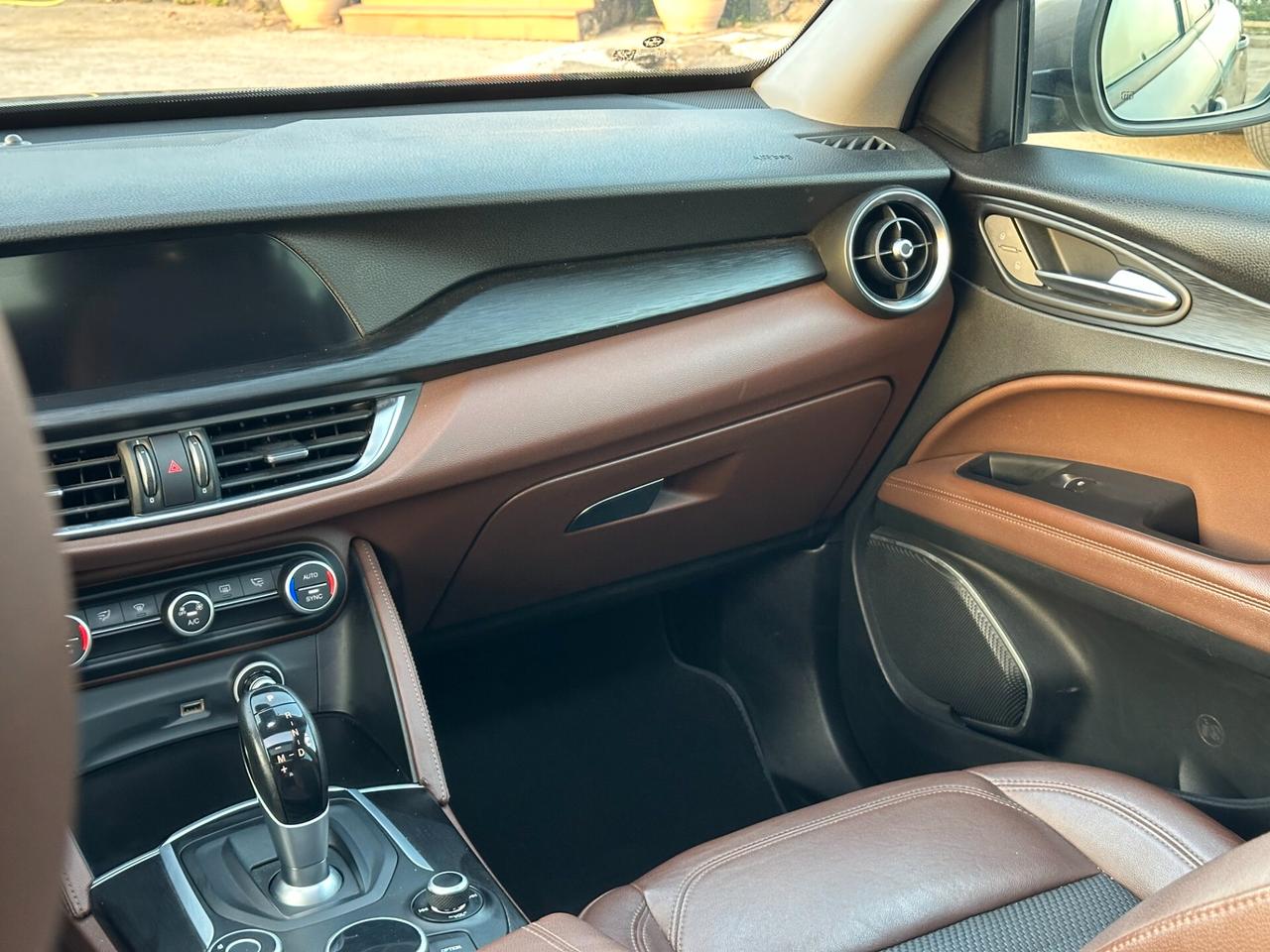 Alfa Romeo Stelvio 2.2 Turbodiesel 180 CV AT8 RWD Executive
