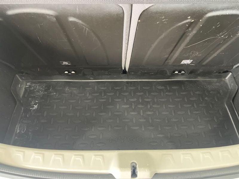 Toyota Aygo Aygo 5p 1.0 x-play 72cv