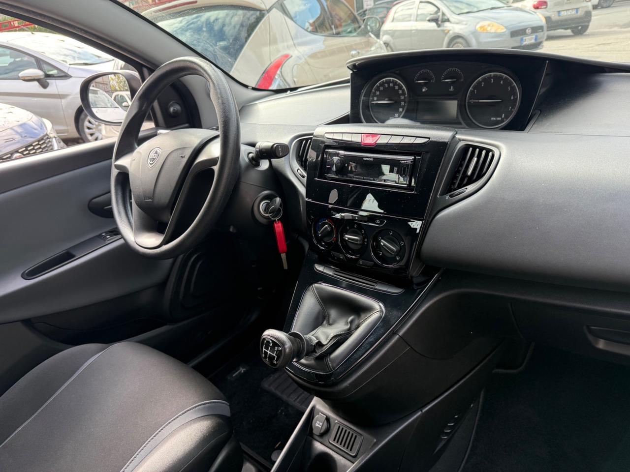 Lancia Ypsilon 1.2 69 CV 5 porte Silver