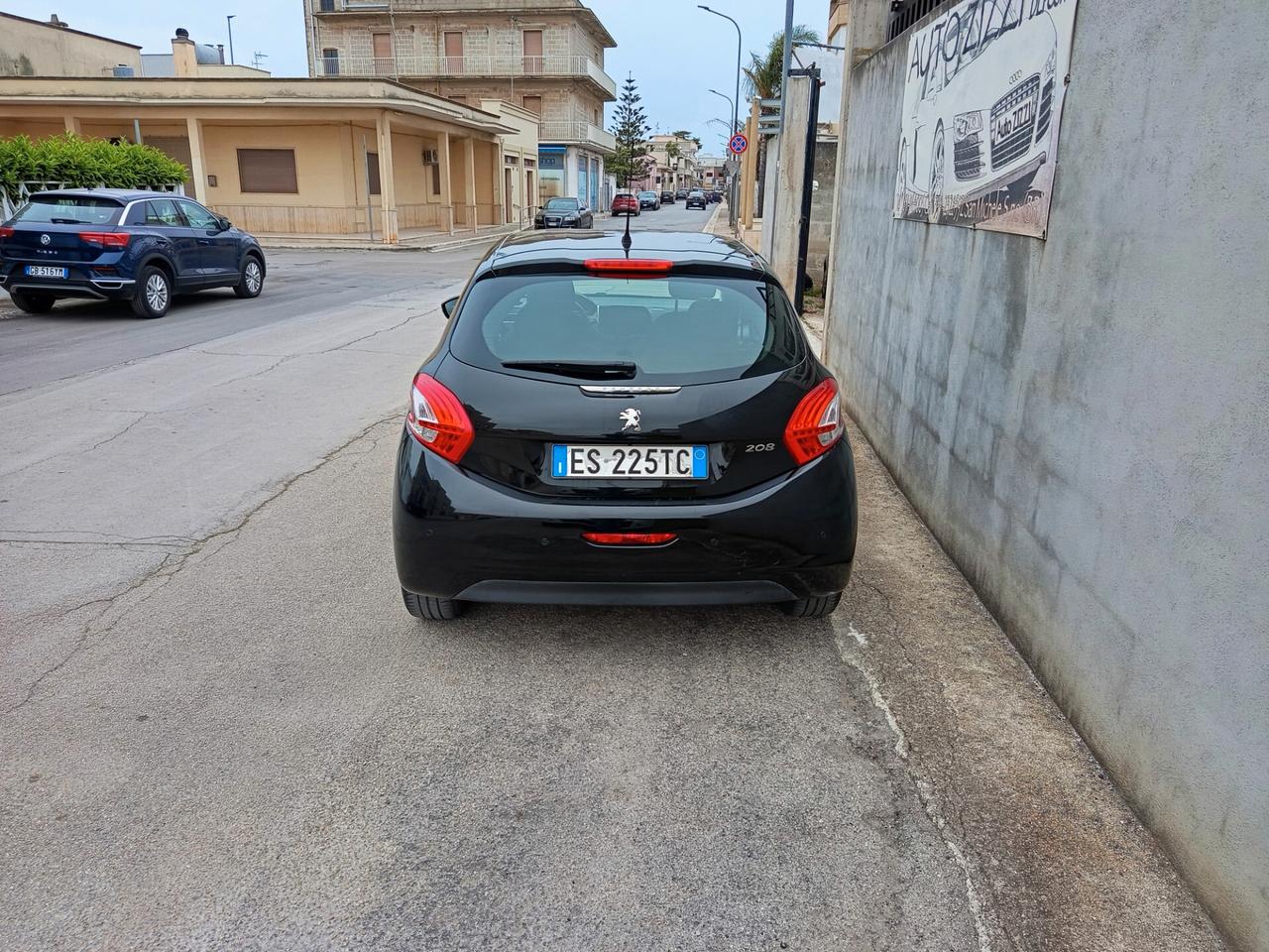 Peugeot 208 1.4 HDi 68 CV 5 porte Allure