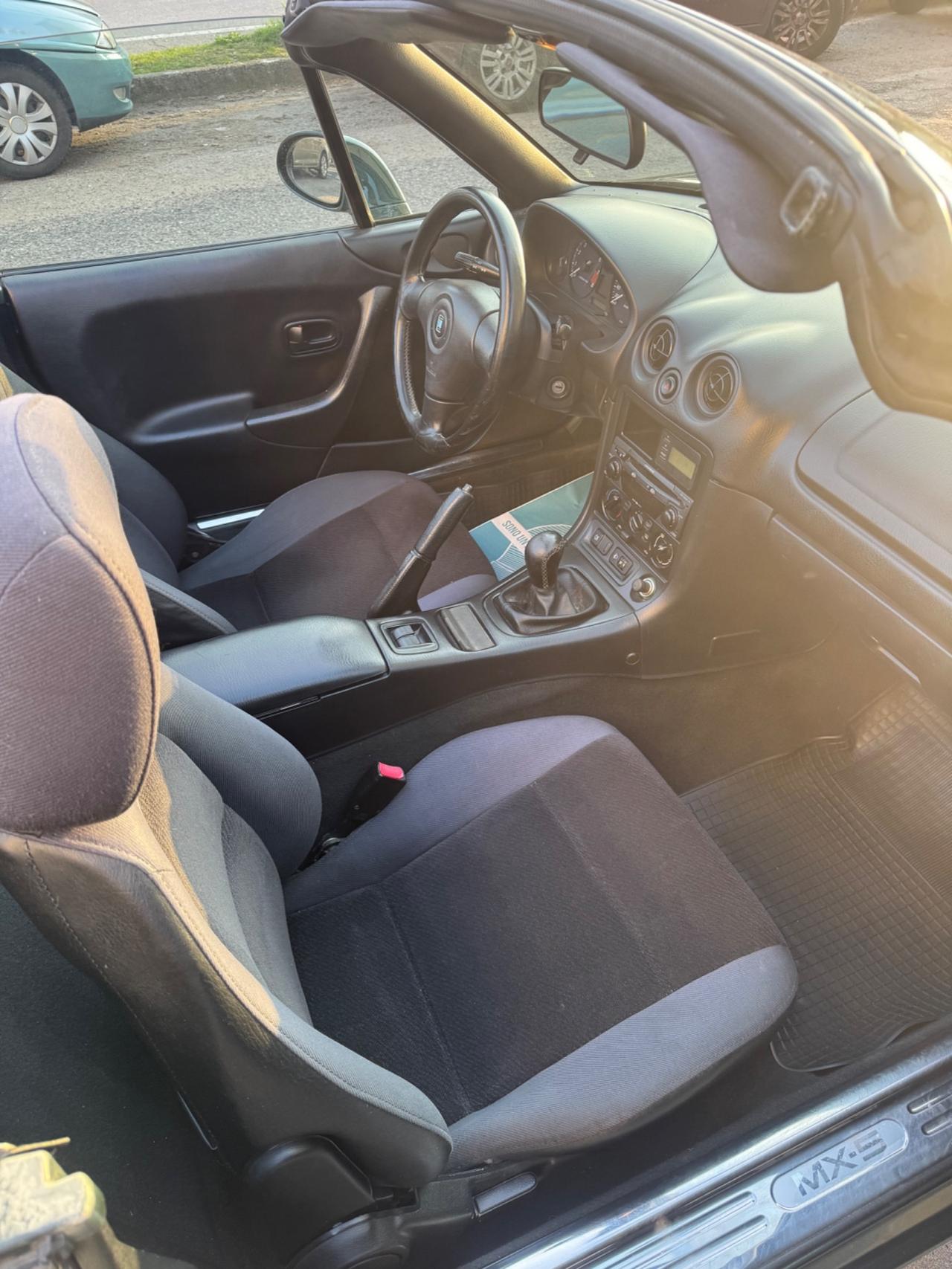 Mazda MX-5 1.6i 16V 110 cv Nardi Spider