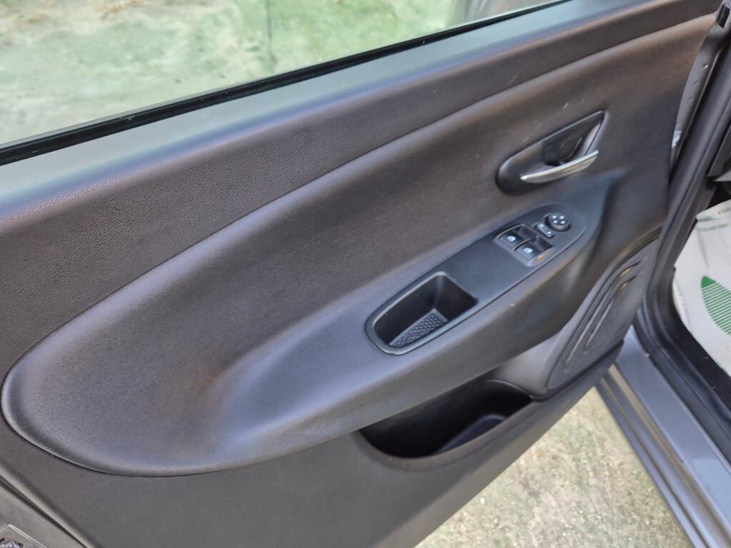 Lancia Ypsilon 1.0 Hybrid Ecochic Gold
