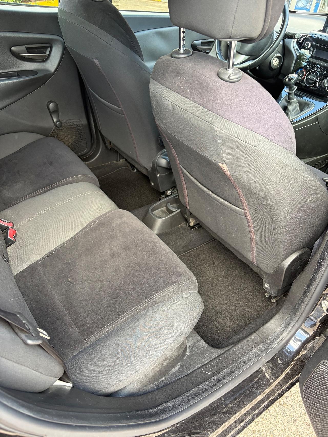 Lancia Ypsilon 0.9 TwinAir 85 CV 5 porte Metano Ecochic Gold