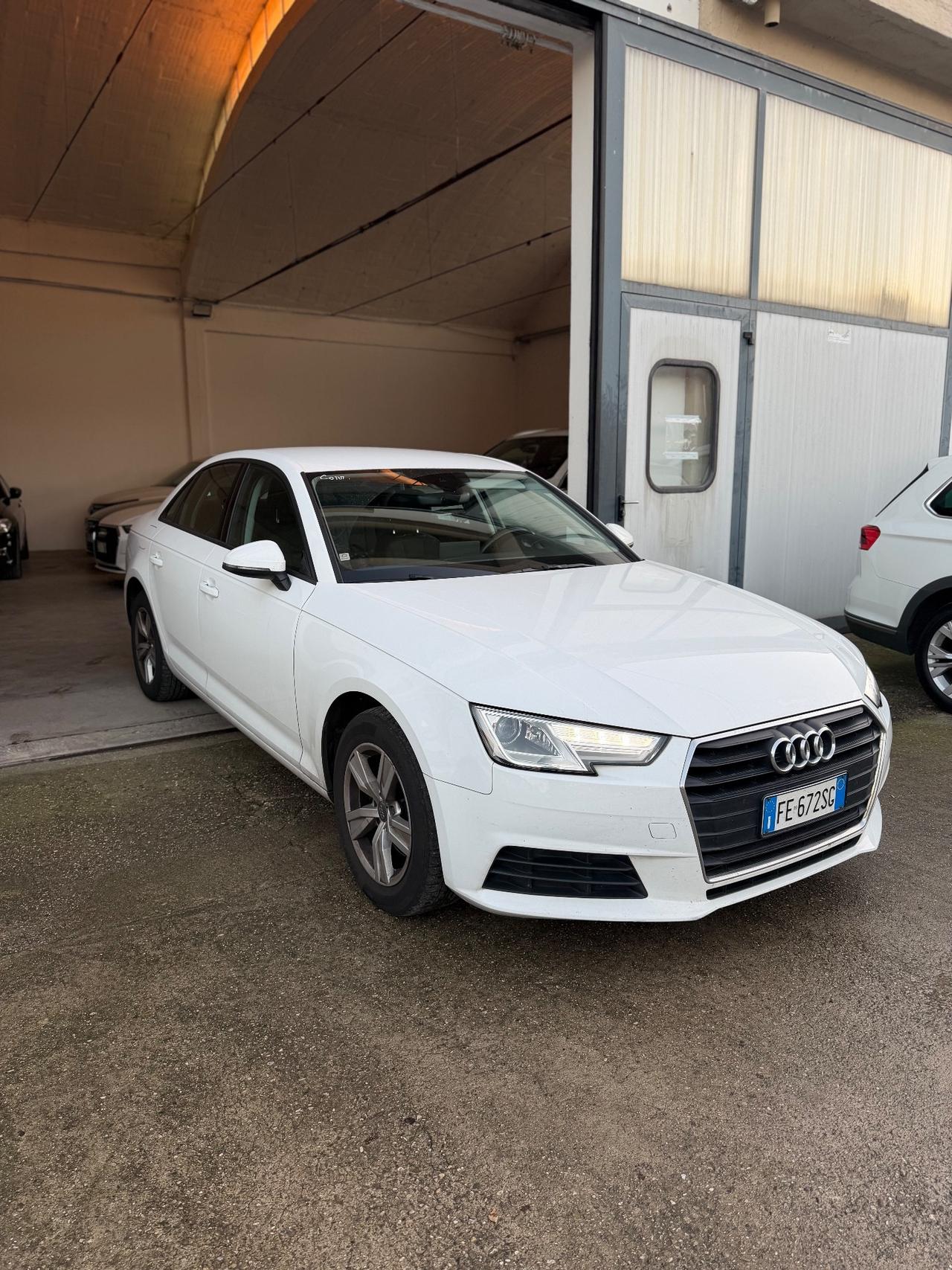 Audi A4 2.0 TDI 122 CV Business Sport