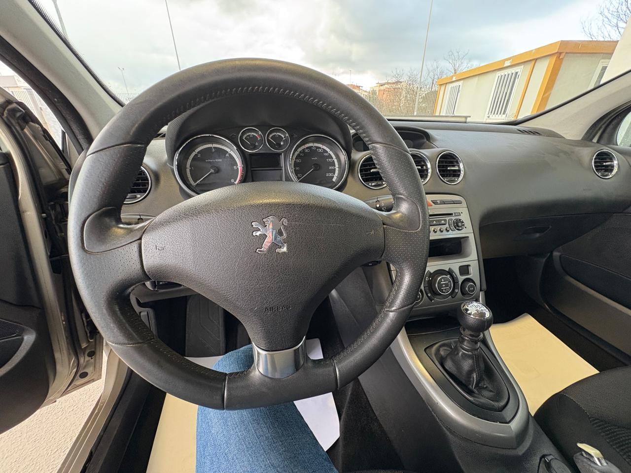 Peugeot 308 1.6 8V e-HDi 112CV Stop&Start 5p. Business