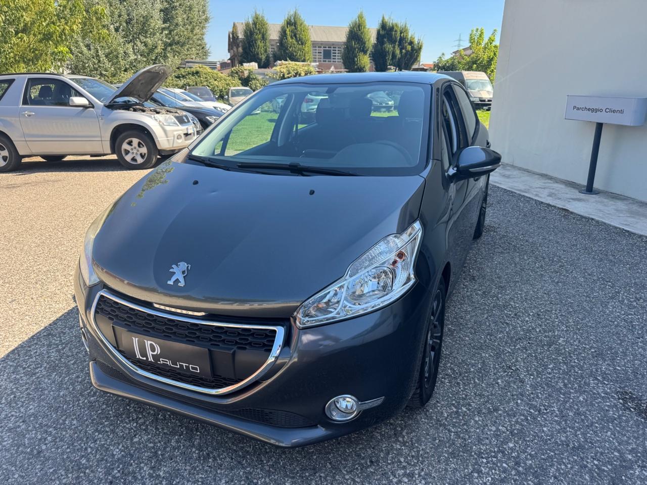 Peugeot 208 1.4 HDi 68 CV 5 porte Allure
