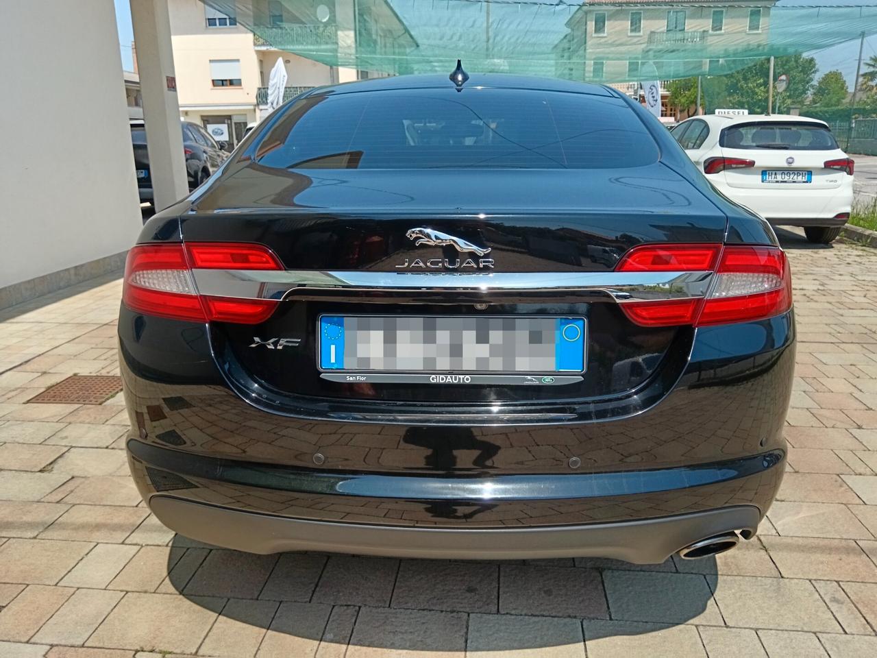 Jaguar XF 2.2 D 200 CV Luxury