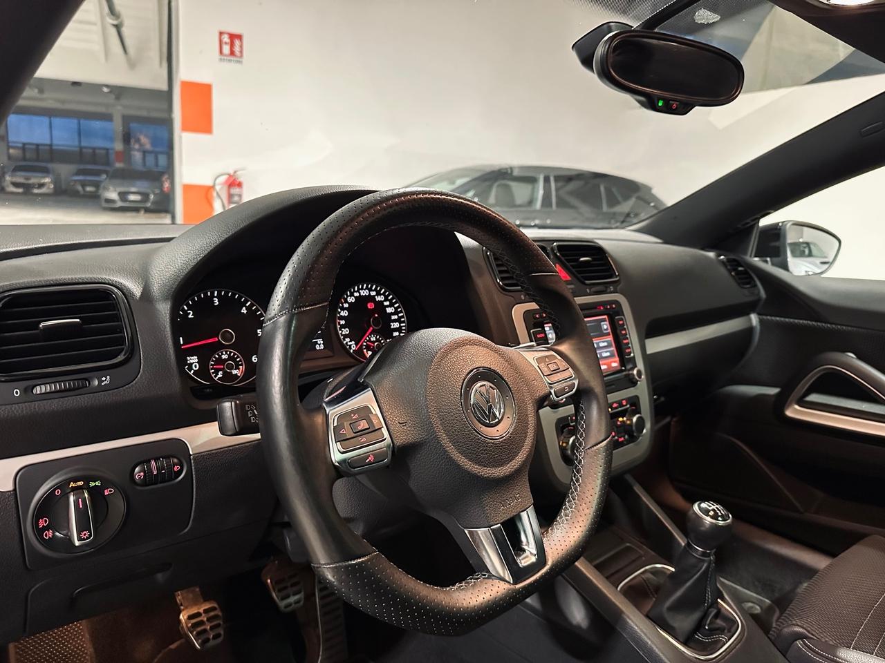 Volkswagen Scirocco 2.0 TDI TETTO-NAVI-UNICOPRIETARIO