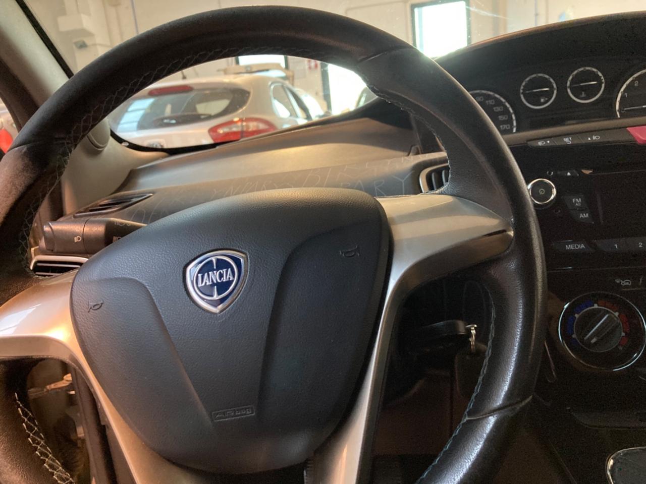 Lancia Ypsilon 1.2 69 CV 5 porte Elefantino pochi chilometri