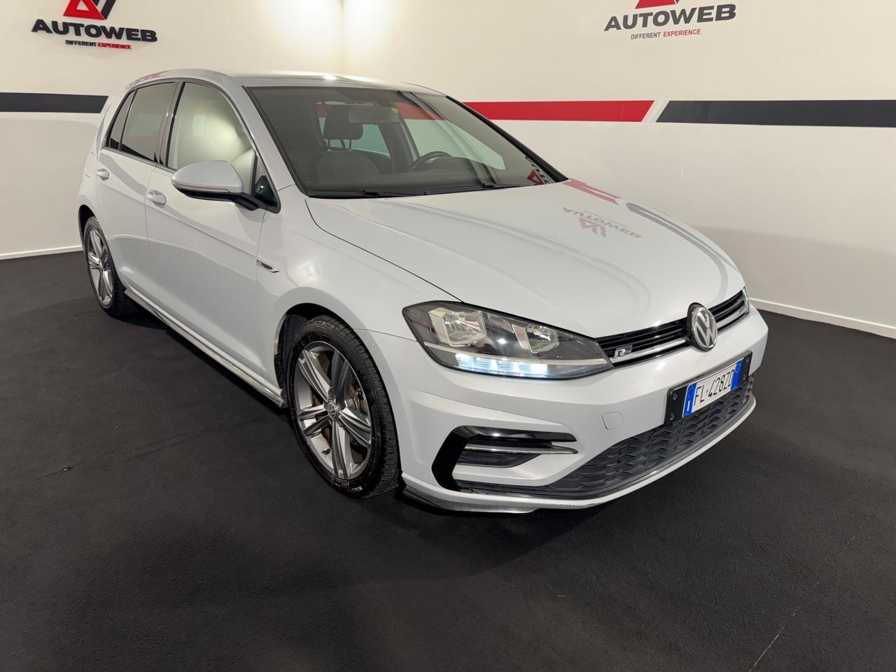 Volkswagen Golf R-LINE DSG 5p. Highline BlueMotion Technology