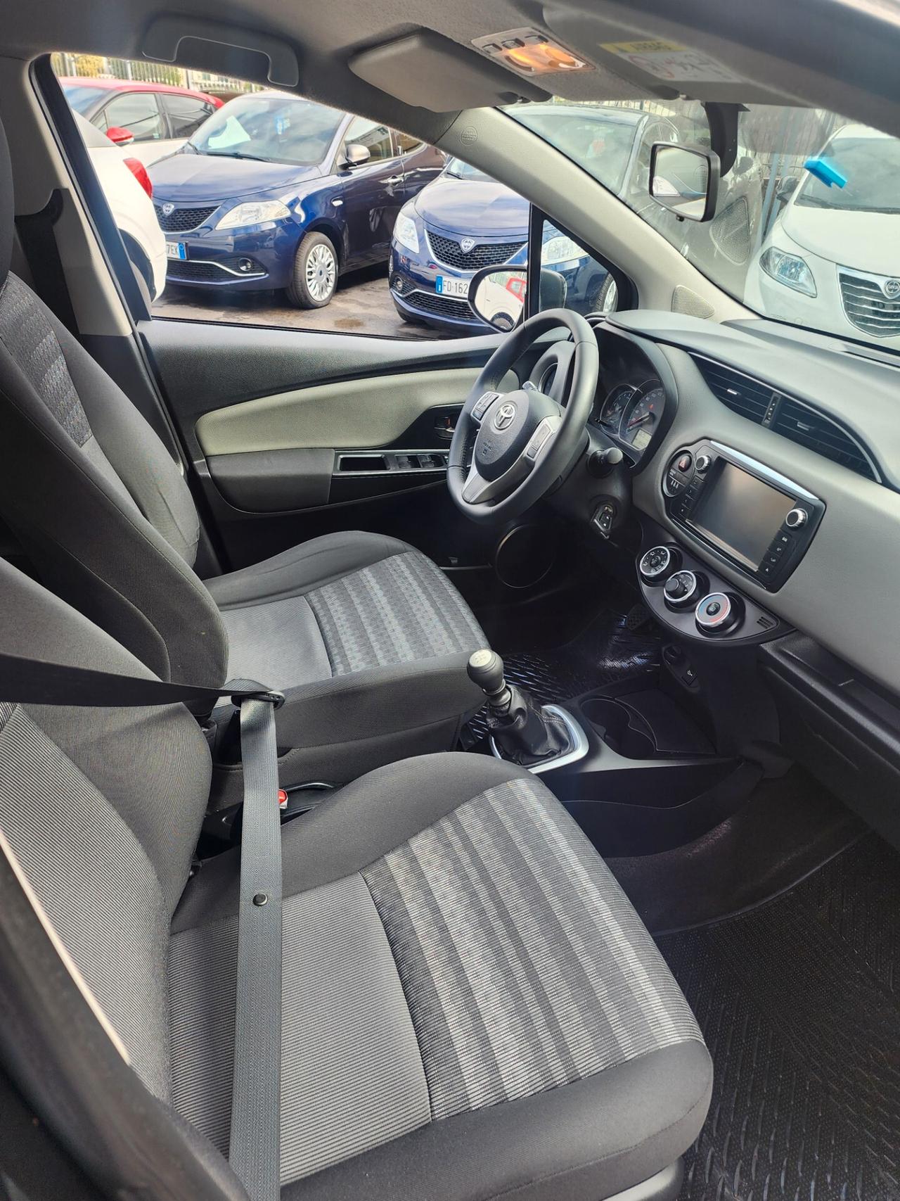 Toyota Yaris 1.4 D-4D 5 porte Lounge - 2017