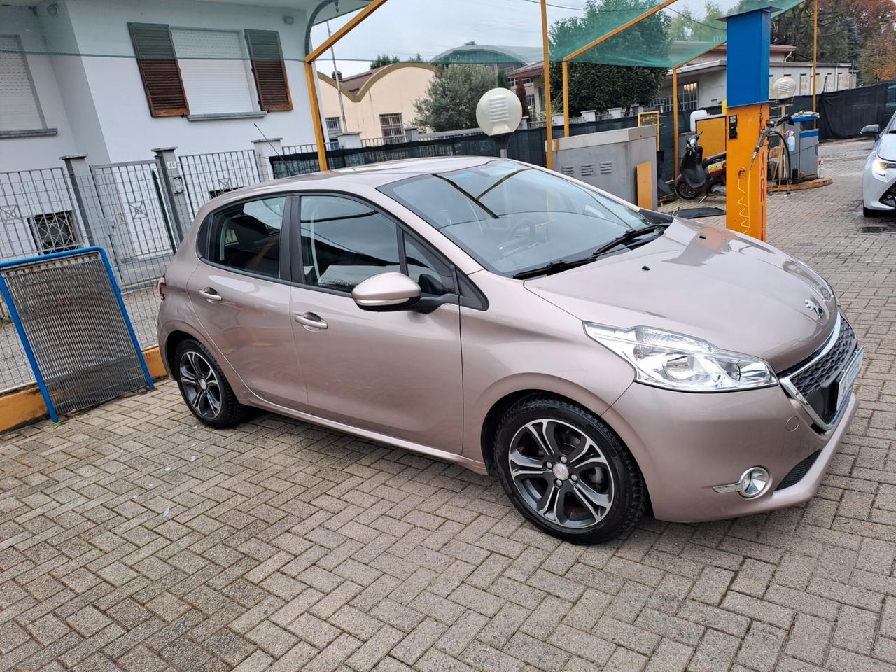 Peugeot 208 1.4 VTi 95 CV 5p. GPL Access