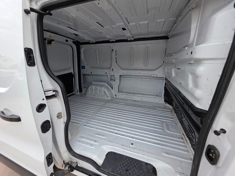 RENAULT Trafic T27 2.0 dCi 150 L1H1 TOUCH 8 CAM 23