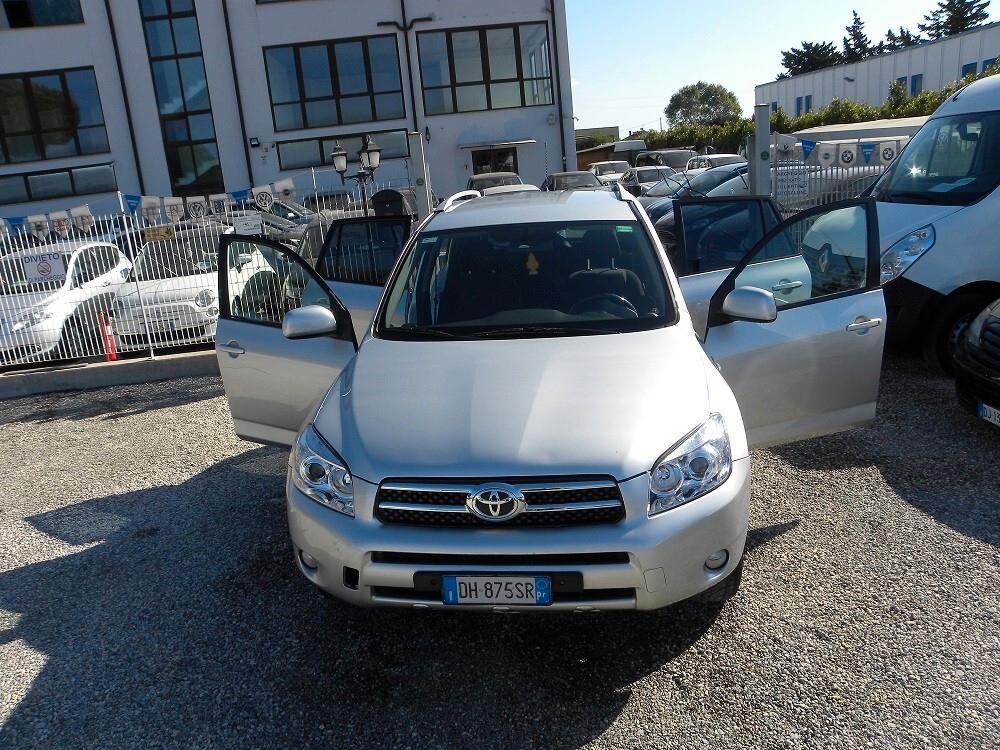 Toyota RAV 4 RAV4 2.2 D-4D 136 CV DPF Sol