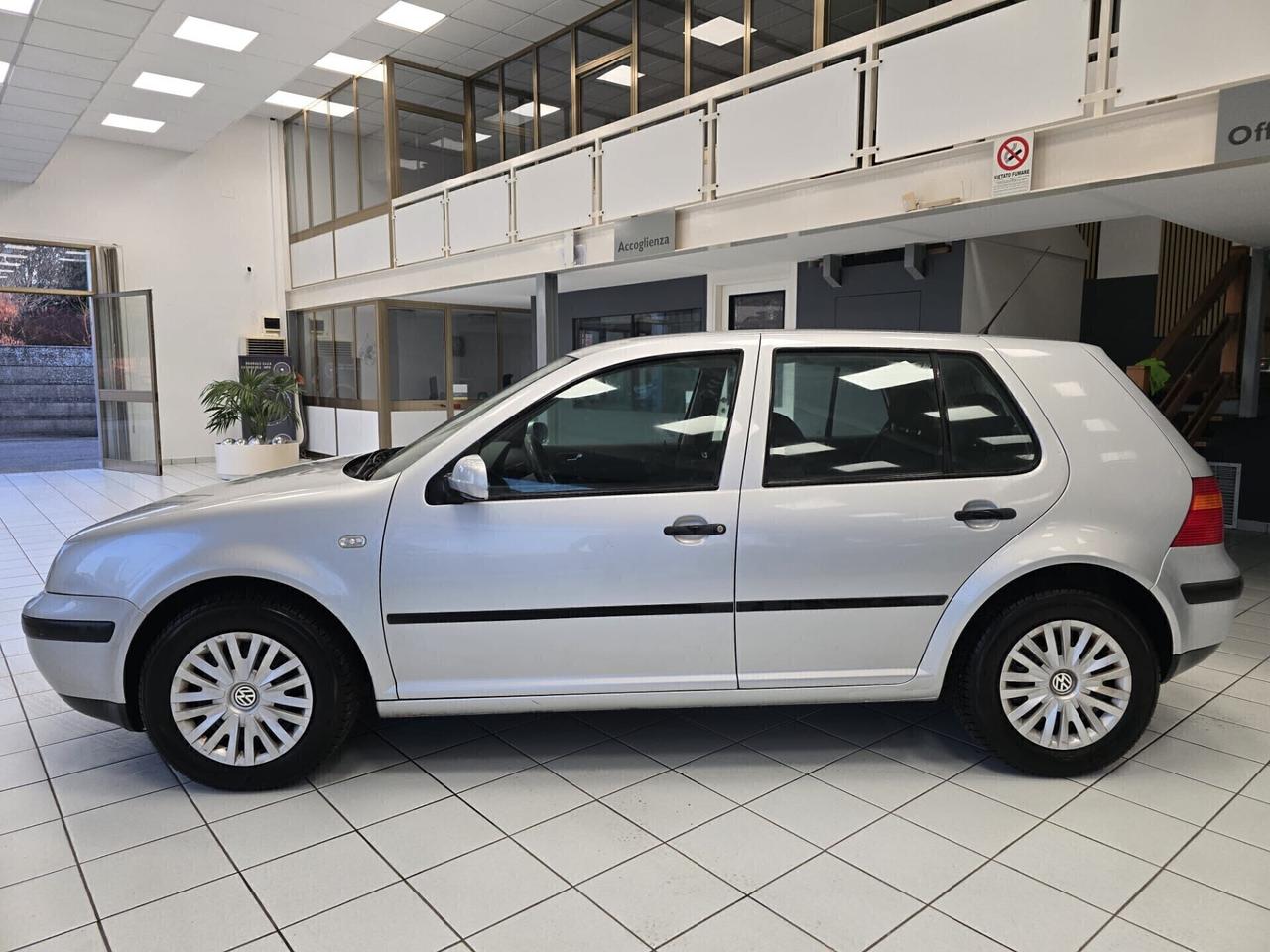 Vw Golf 1.4 16V cat 5 porte unic. prop.