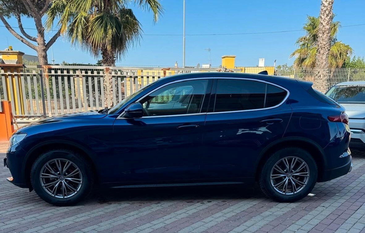 Alfa Romeo Stelvio 2.2 Turbodiesel 190 CV AT8 RWD