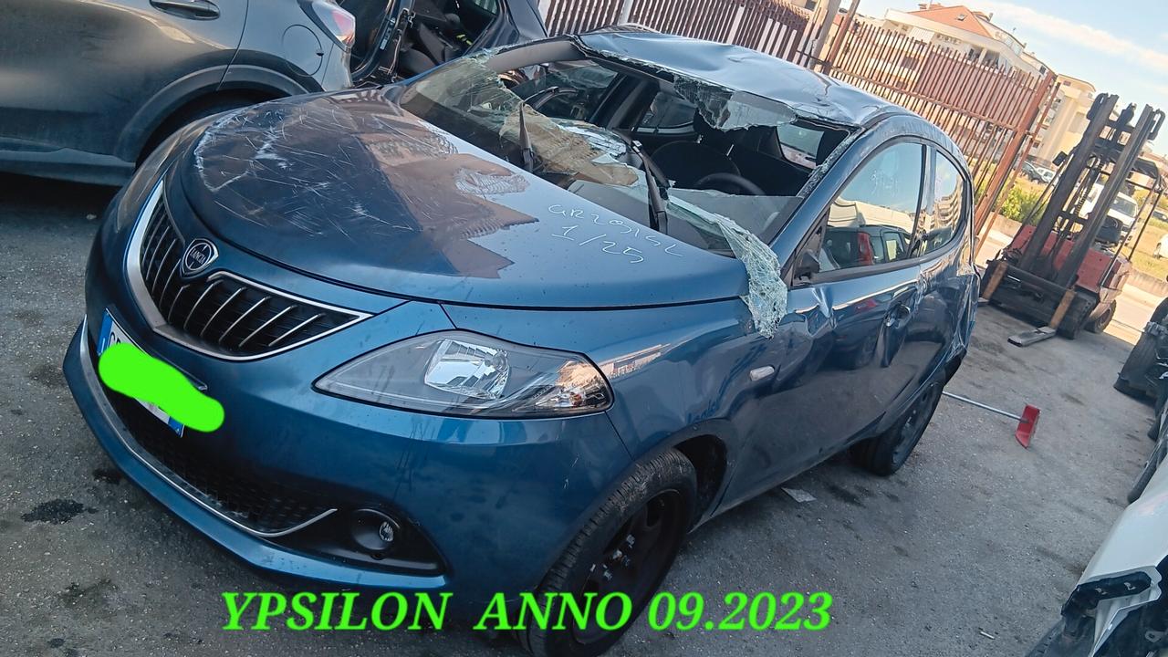 LANCIA YPSILON INCIDENTATA SINISTRATA MONDIALCARS 023