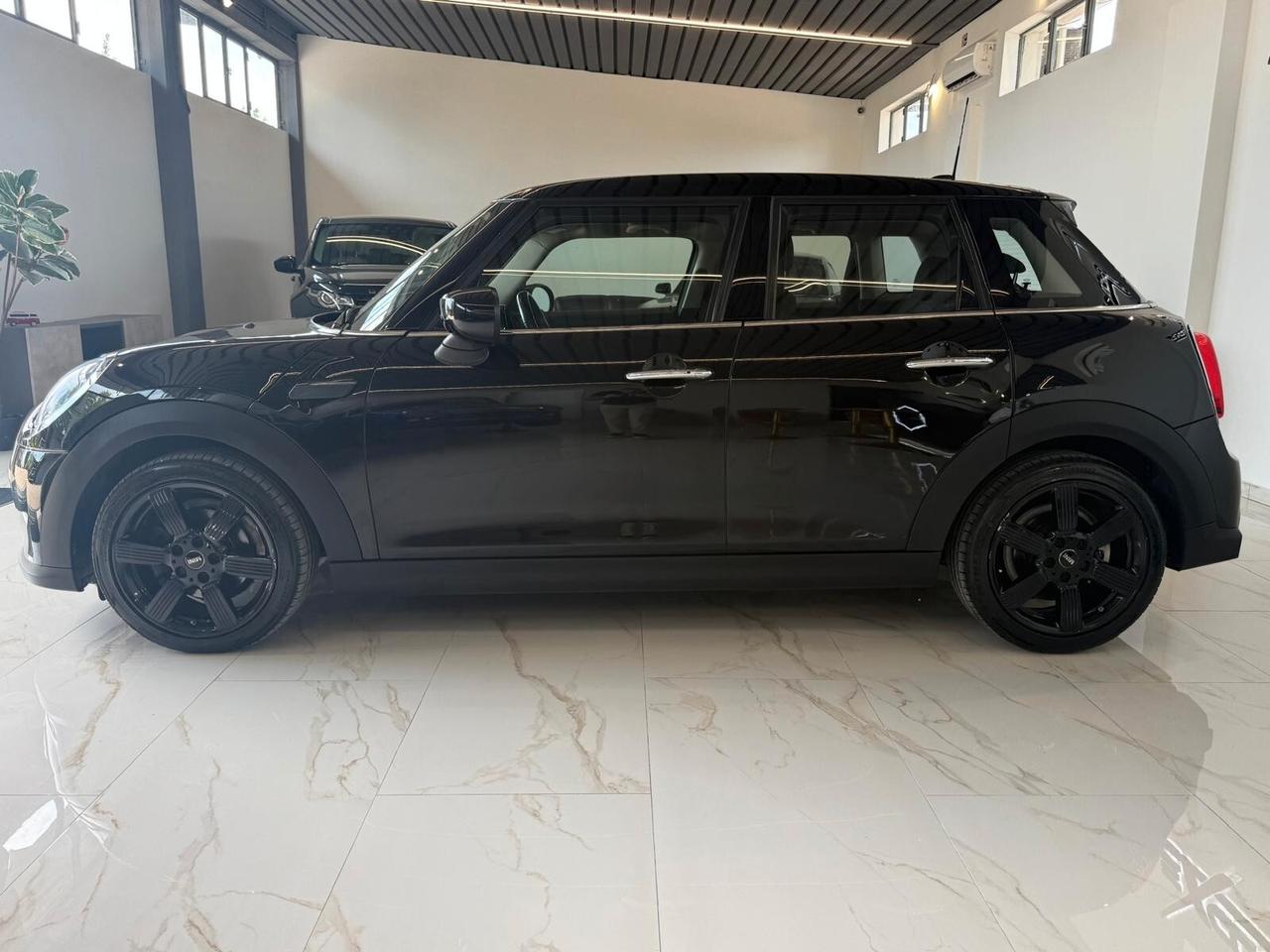 Mini 1.5 Cooper Business