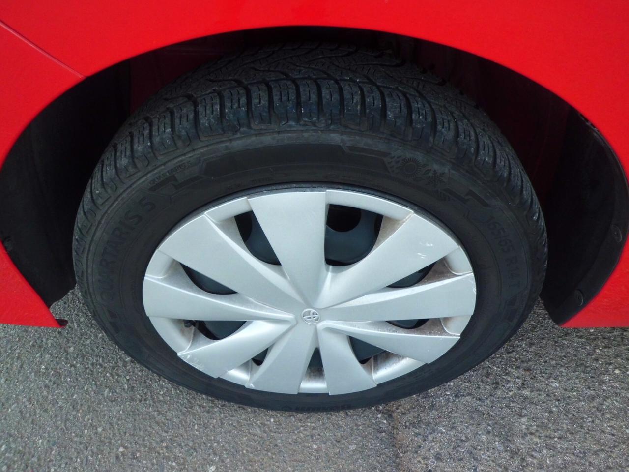 Toyota Aygo Connect 1.0 VVT-i 72 CV 5 porte x-clusiv red style MMT