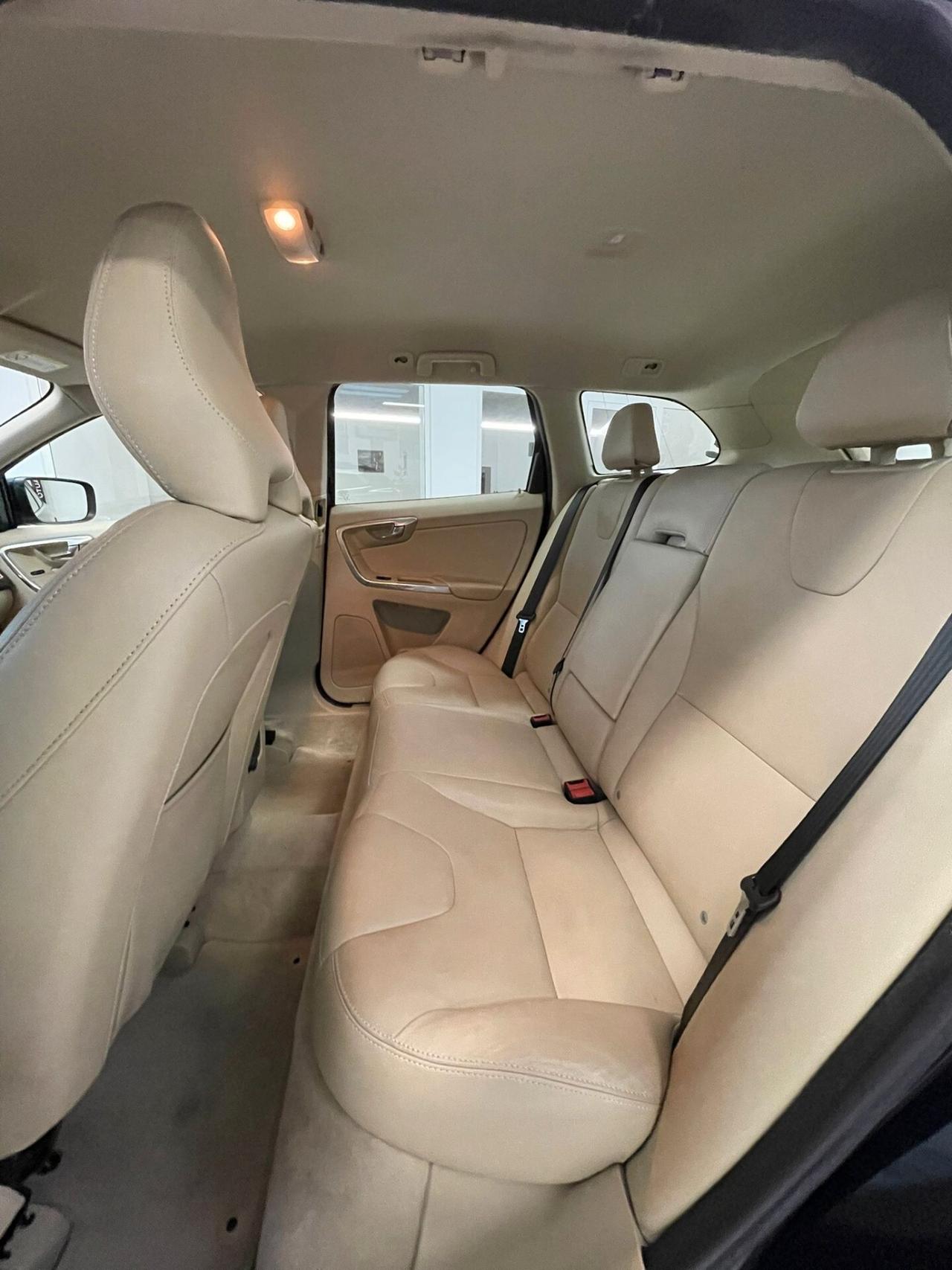 Volvo XC 60 XC60 D4 Geartronic Summum N1