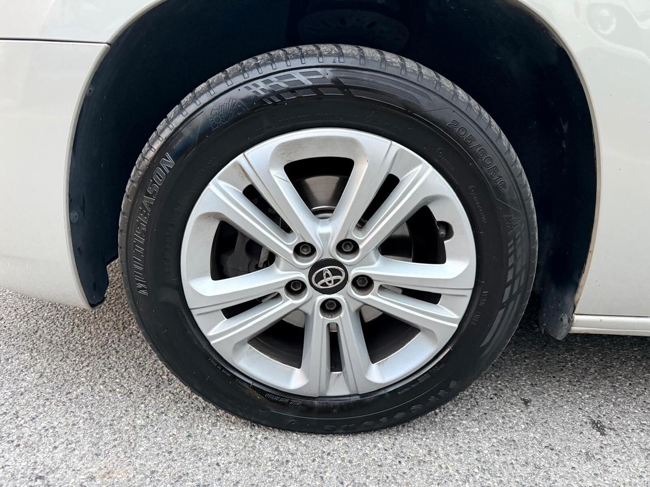 Toyota Proace City Verso 1.5D 100 CV S&S Short D Lounge *GANCIO DI TRAINO*