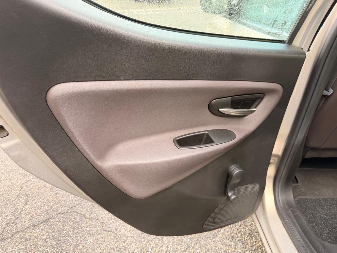 Lancia Ypsilon 1.2 69 CV 5 porte GPL Ecochic Gold