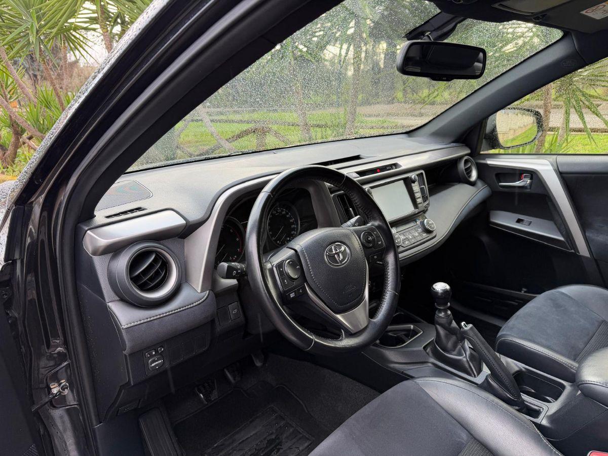 TOYOTA - RAV4 - 2.0 D-4D 2WD Business