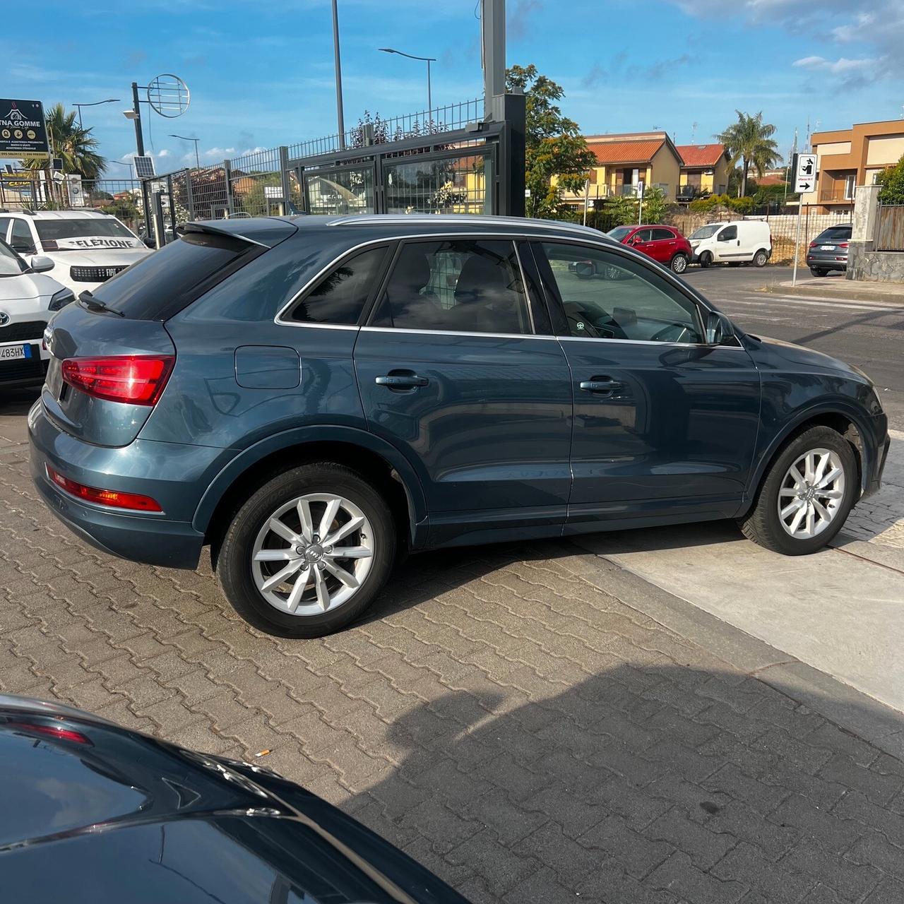 Audi Q3 2.0 TDI 150 CV Business