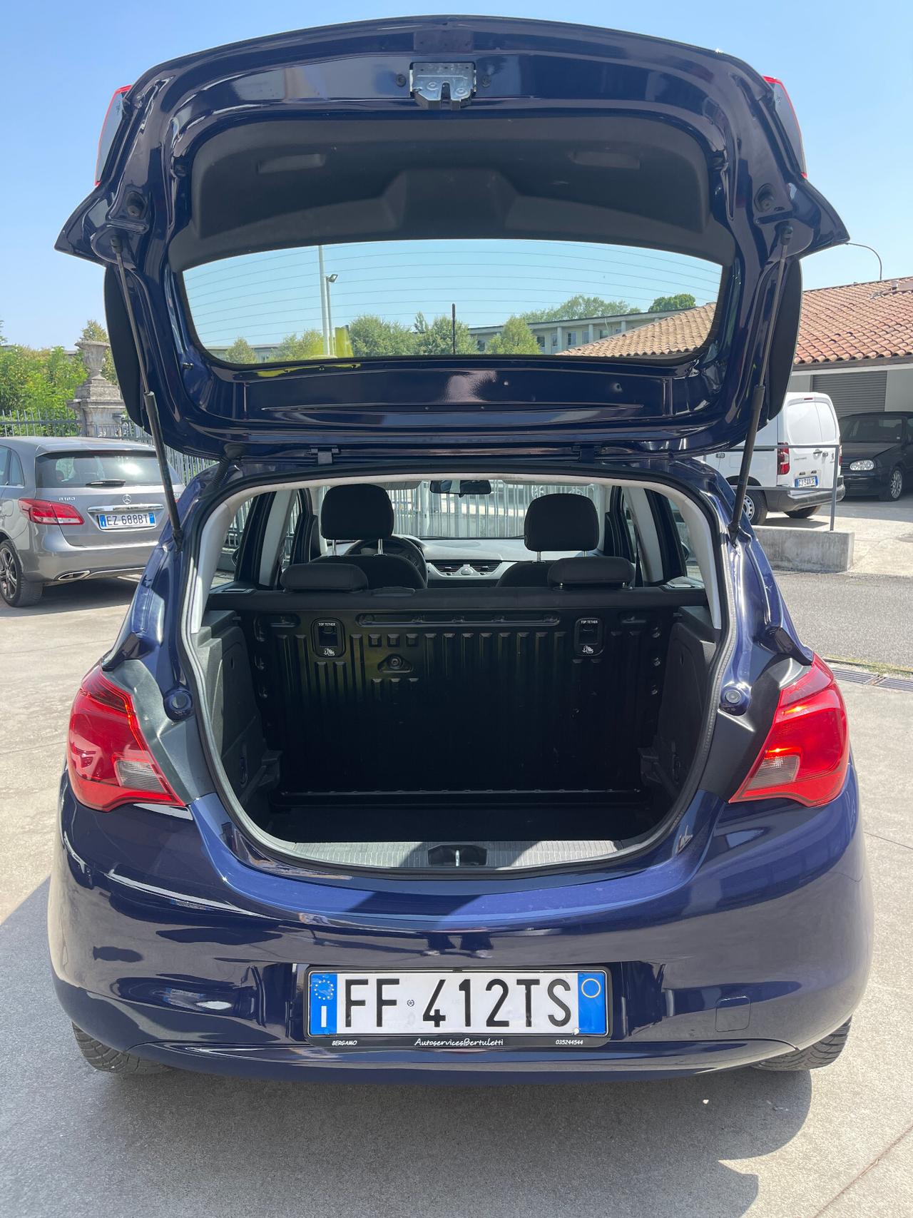 Opel Corsa E 1.200 - 5 porte neopatentati