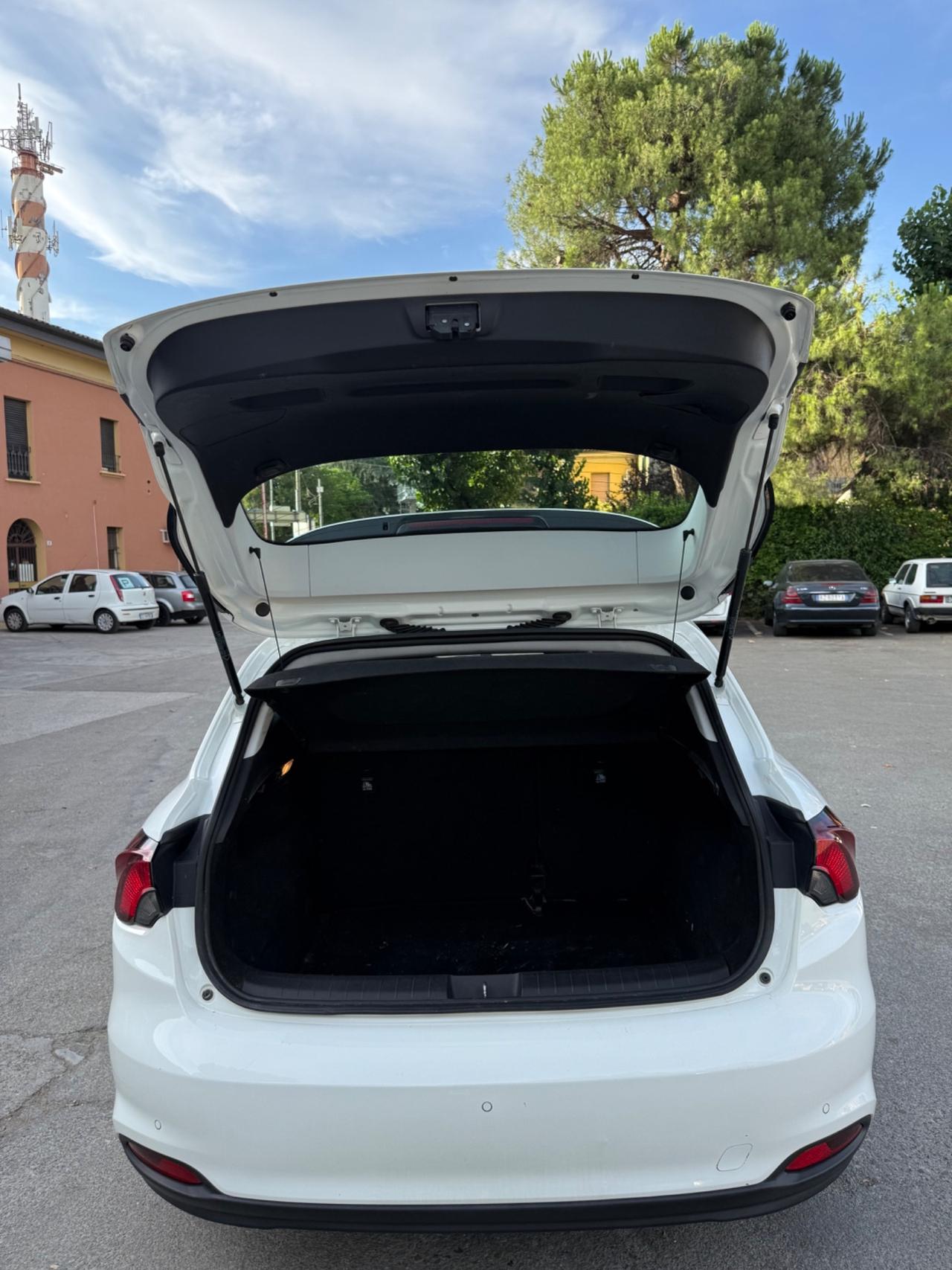 Fiat Tipo 1.3 Mjt S&S 5 porte Sport