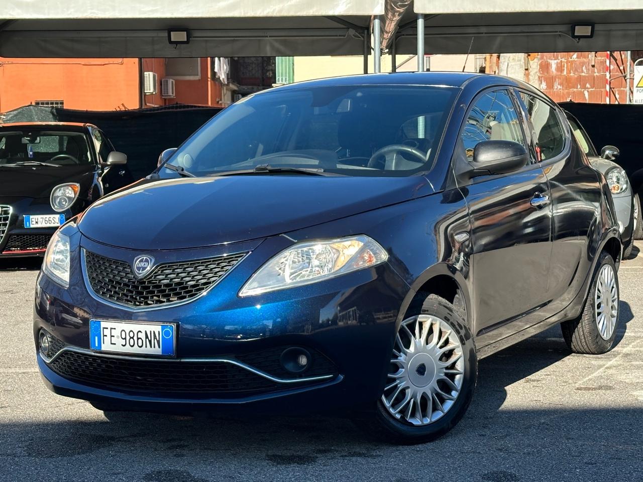 Lancia Ypsilon 1.2 69 CV 5 porte Gold