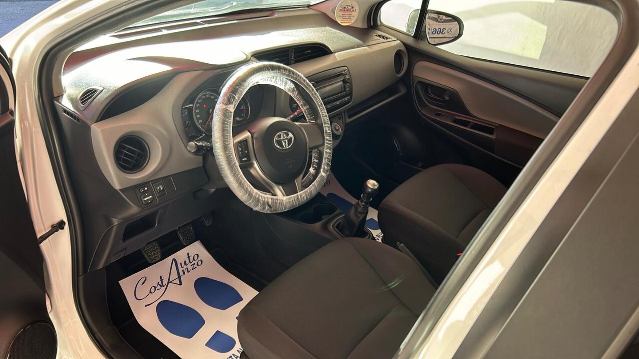 Toyota Yaris 1.4 D-4D Lounge 2015 DA VETRIN A