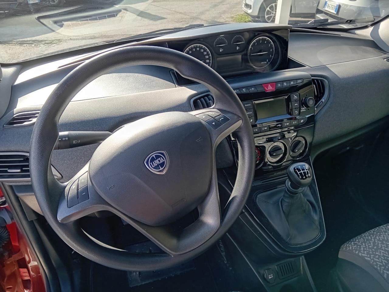 Lancia Ypsilon 1.0 FireFly 5 porte S&S Hybrid Ecochic A. Ferretti