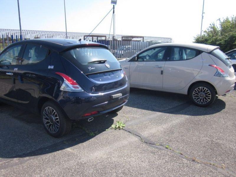 Lancia Ypsilon 1.0 FireFly 5 porte S&S Hybrid Silver * NUOVE *