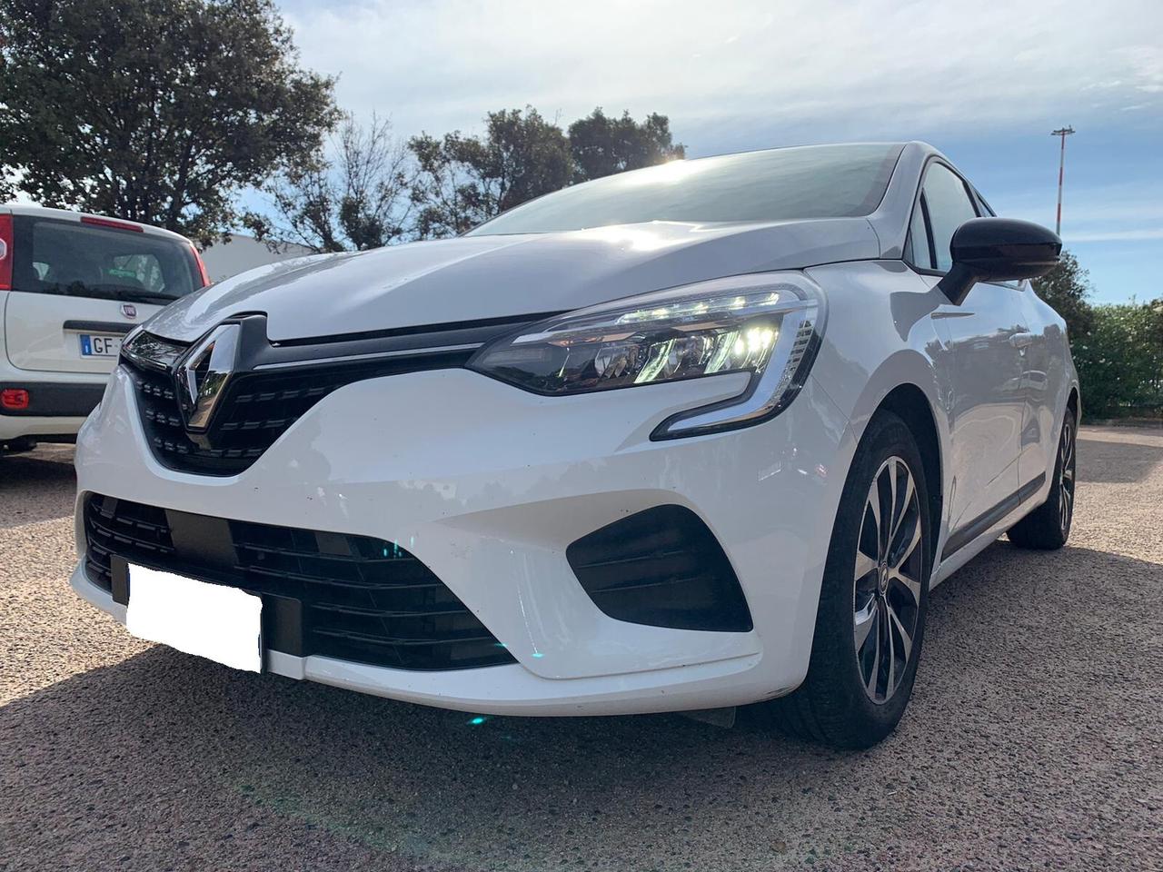 Renault Clio 2023 garantita 12 MESI